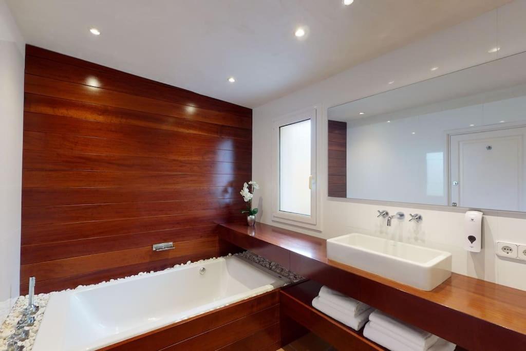 Lesal Villas Rentals, Villa Mar Azul, Tossa De Mar Luaran gambar